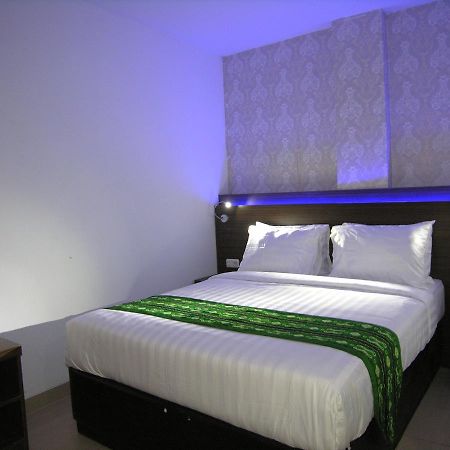 Hotel Delima Banjarmasin  Εξωτερικό φωτογραφία